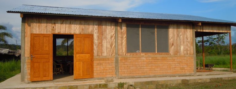 ガボン・エコツーリズム開発プロジェクトで建設したコミュニティセンターの建物ができました!